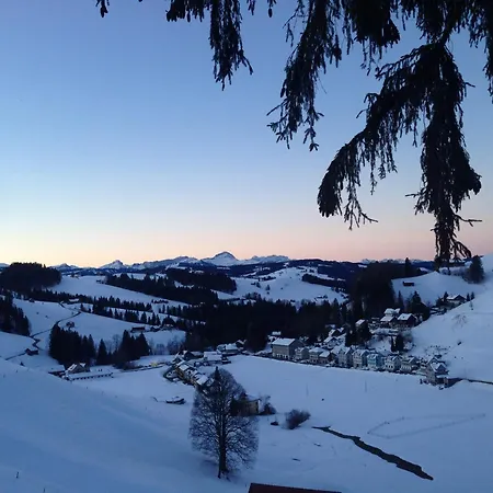 Wunderschoene Maisonette-ferienwohnung In Stattlichem Toggenburgerhaus * Sankt Peterzell