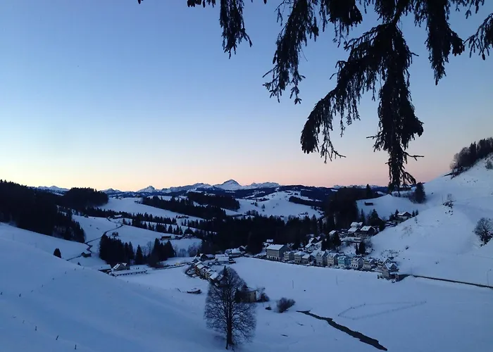 Wunderschoene Maisonette-ferienwohnung In Stattlichem Toggenburgerhaus * Sankt Peterzell
