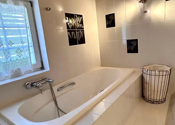 Wunderschoene Maisonette-ferienwohnung In Stattlichem Toggenburgerhaus