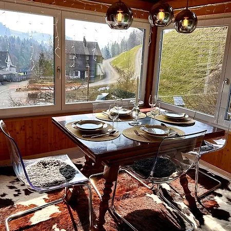 Daire Wunderschoene Maisonette-ferienwohnung In Stattlichem Toggenburgerhaus Sankt Peterzell
