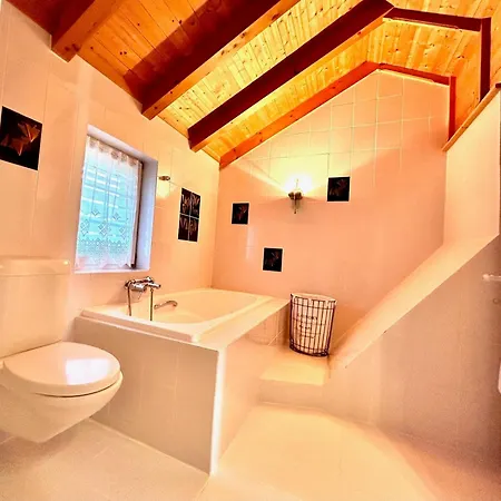 Wunderschoene Maisonette-ferienwohnung In Stattlichem Toggenburgerhaus Διαμέρισμα Sankt Peterzell