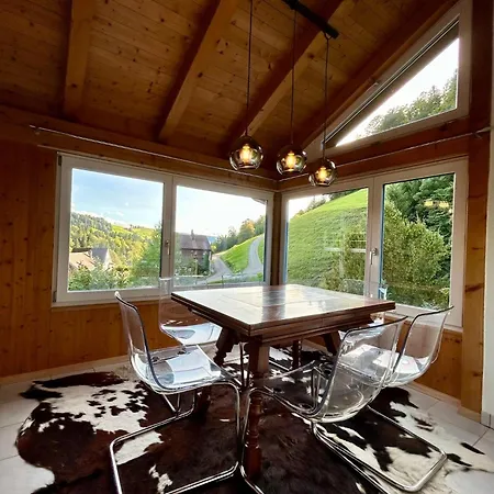 Wunderschoene Maisonette-ferienwohnung In Stattlichem Toggenburgerhaus * Sankt Peterzell