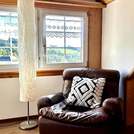 Wunderschoene Maisonette-ferienwohnung In Stattlichem Toggenburgerhaus Sankt Peterzell